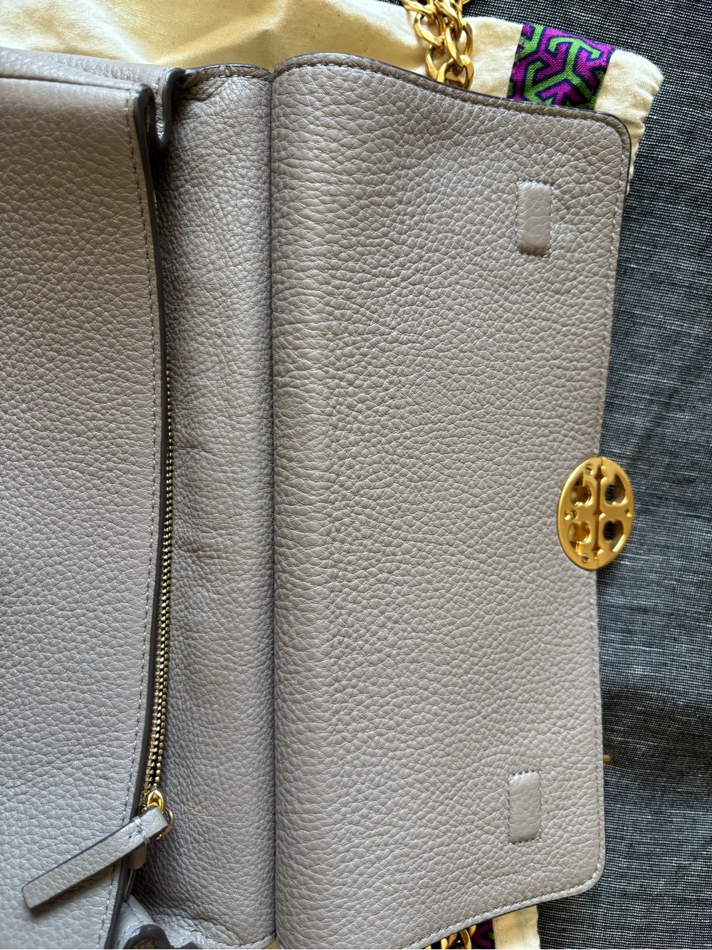 Tory Burch Pebbled Leather Shoulder Bag in Light Gray with Gold Hardware - Picture 3 of 13